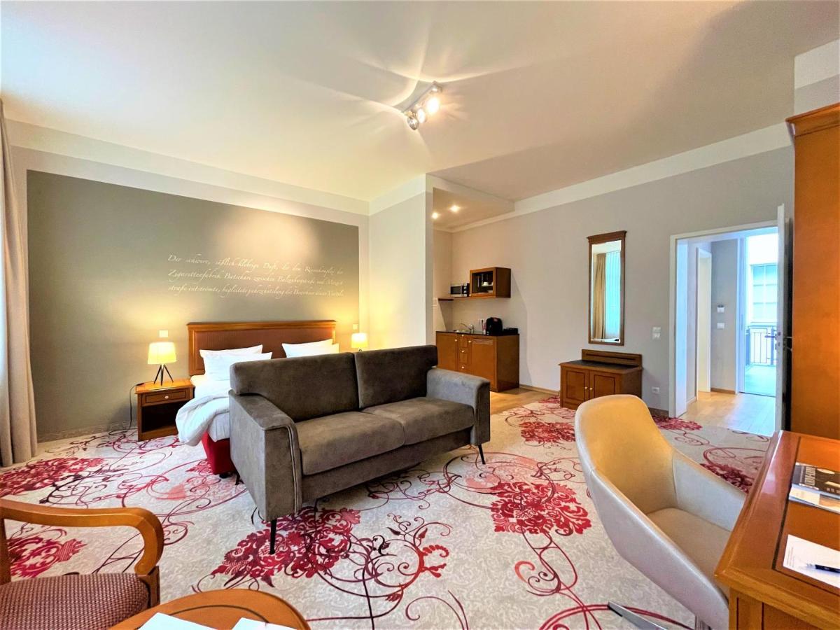 Batschari Palais Baden-Baden Hotel Екстериор снимка